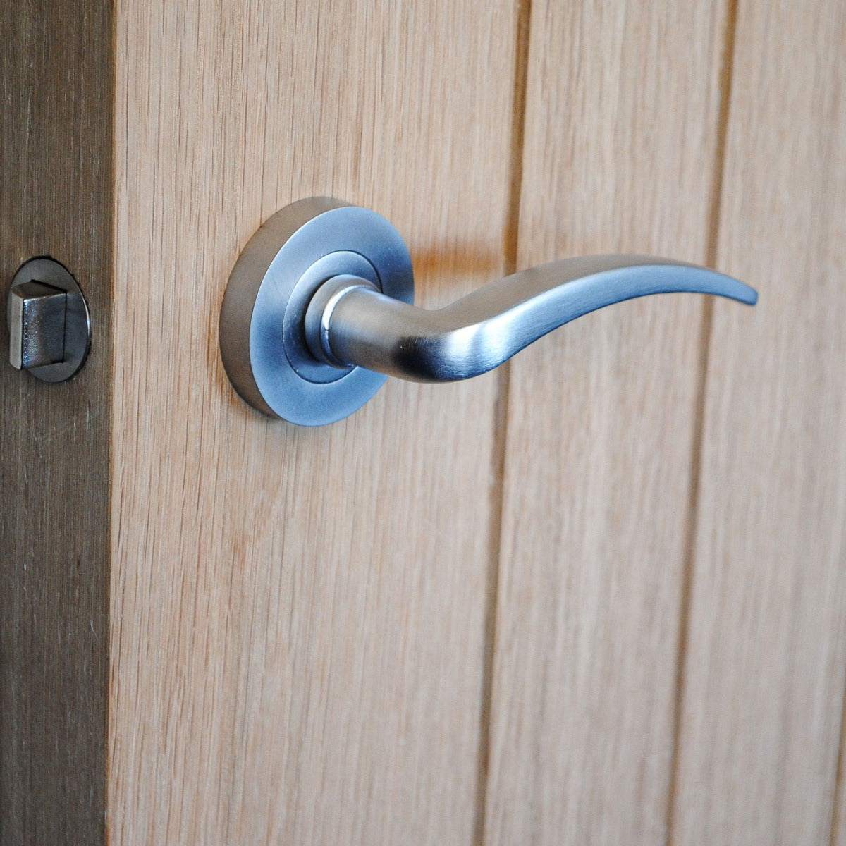 ViBE Corsica Lever on Rose Door Handle in Satin Chrome for Internal Doors