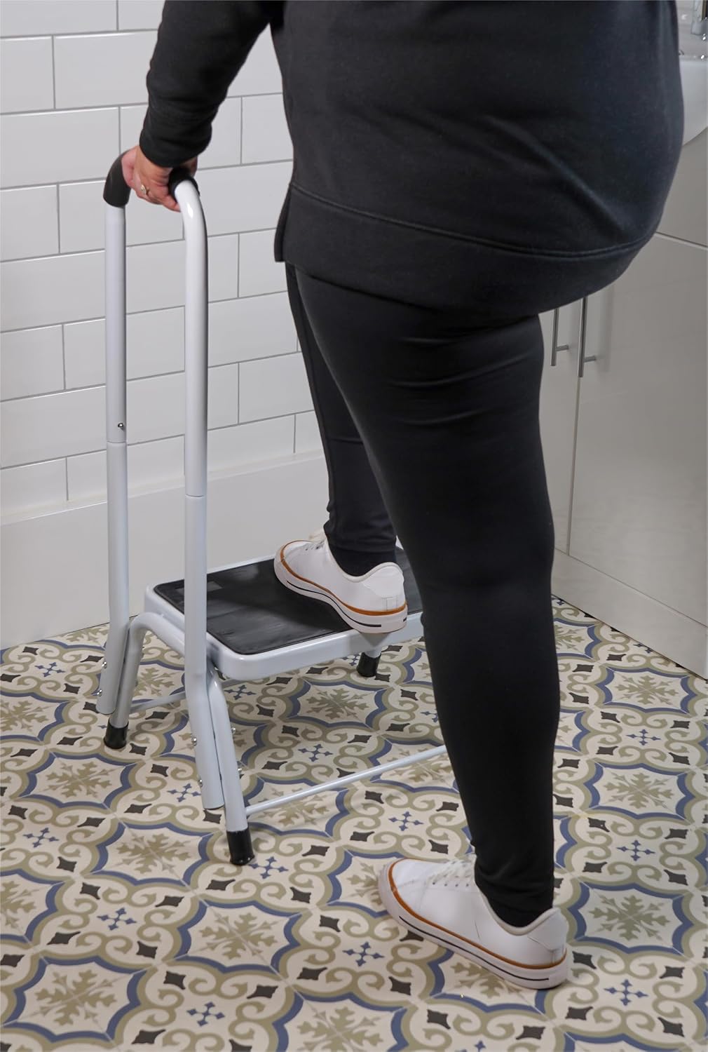 Step Stool with Handrail
