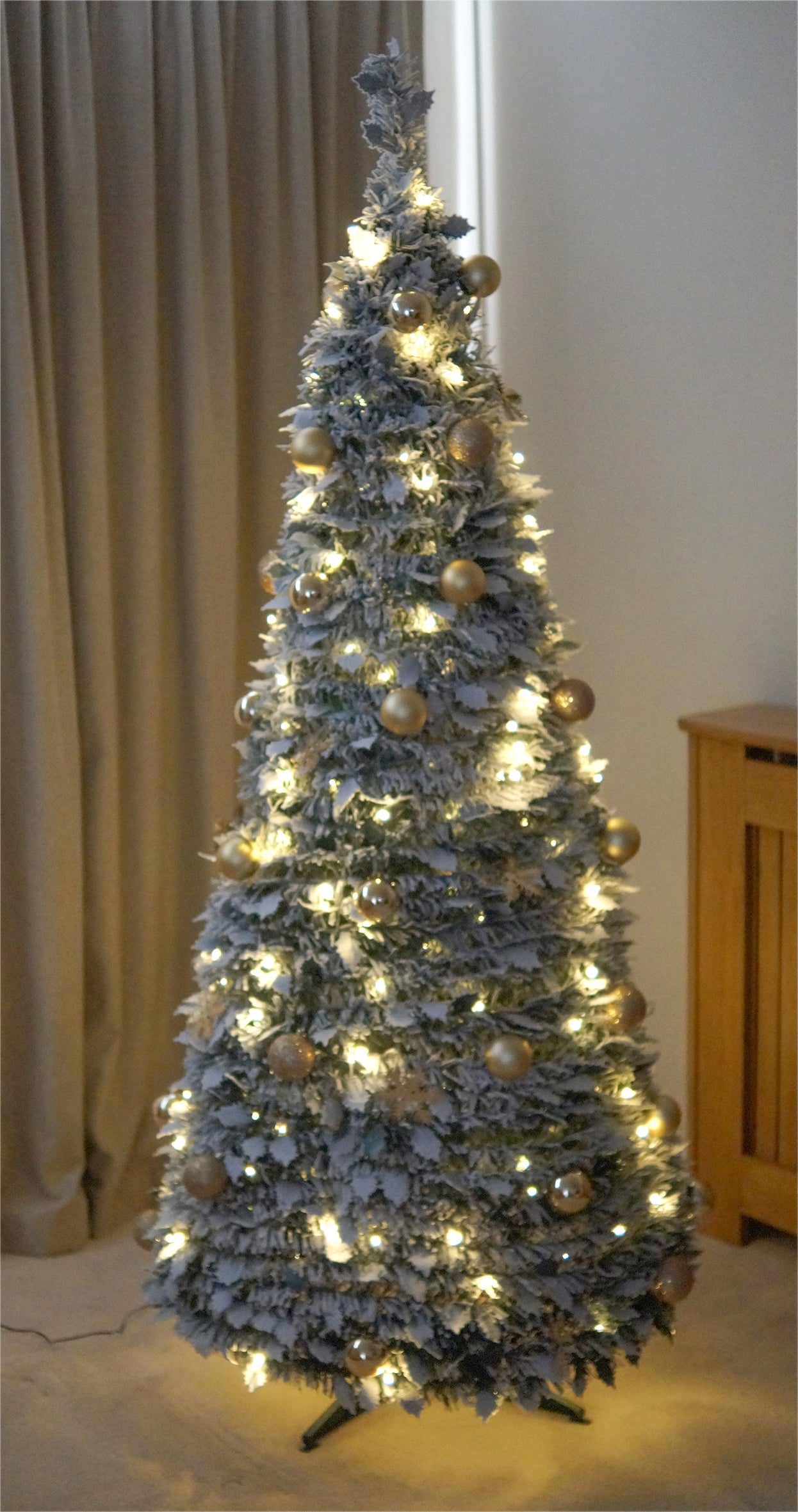 Xmas Haus Pre-Lit Led Pop Up Gold Decor Xmas Tree