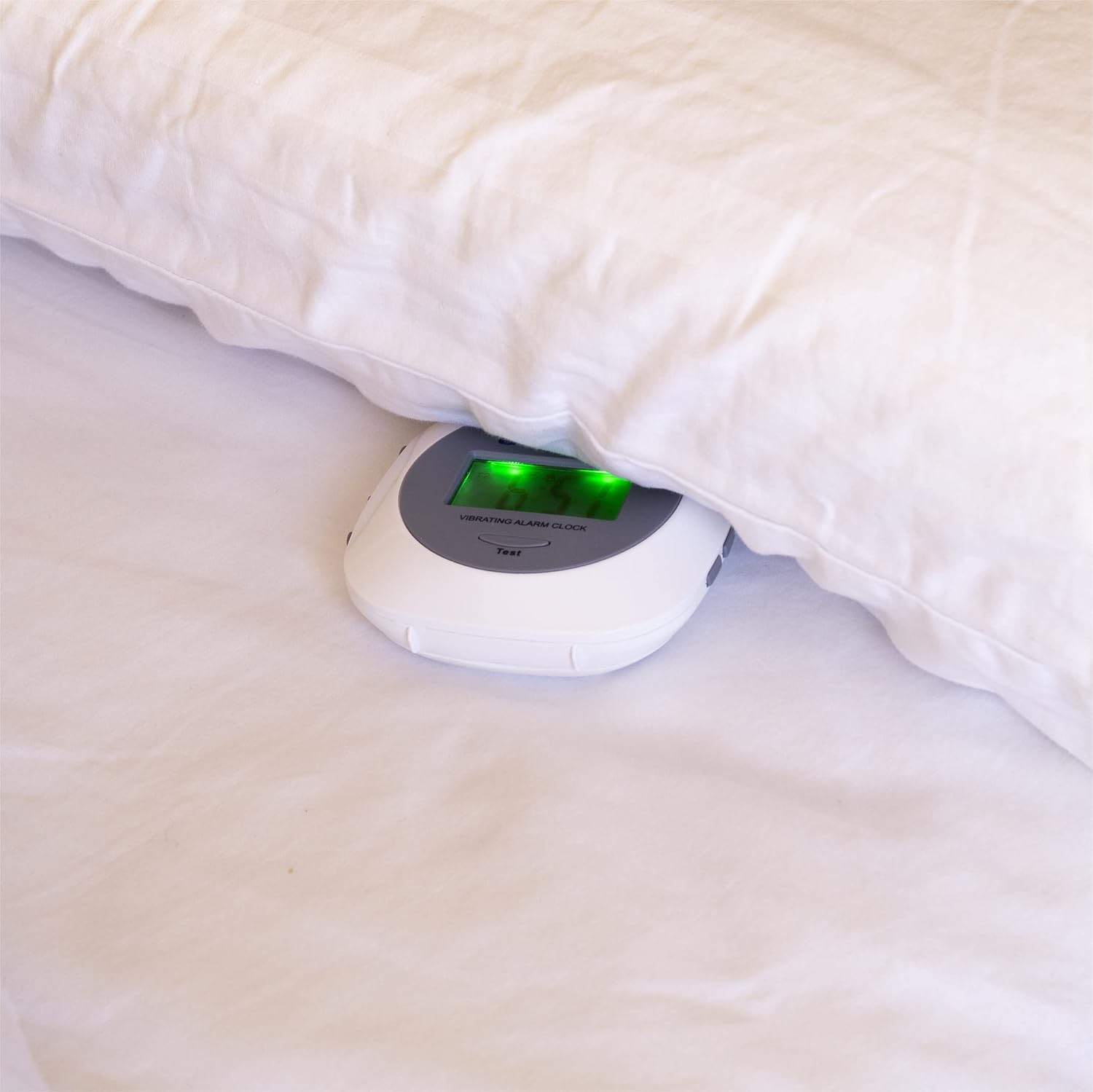 Aidapt Alarm Clock with Strong Under Pillow Vibrating Function - VM310A