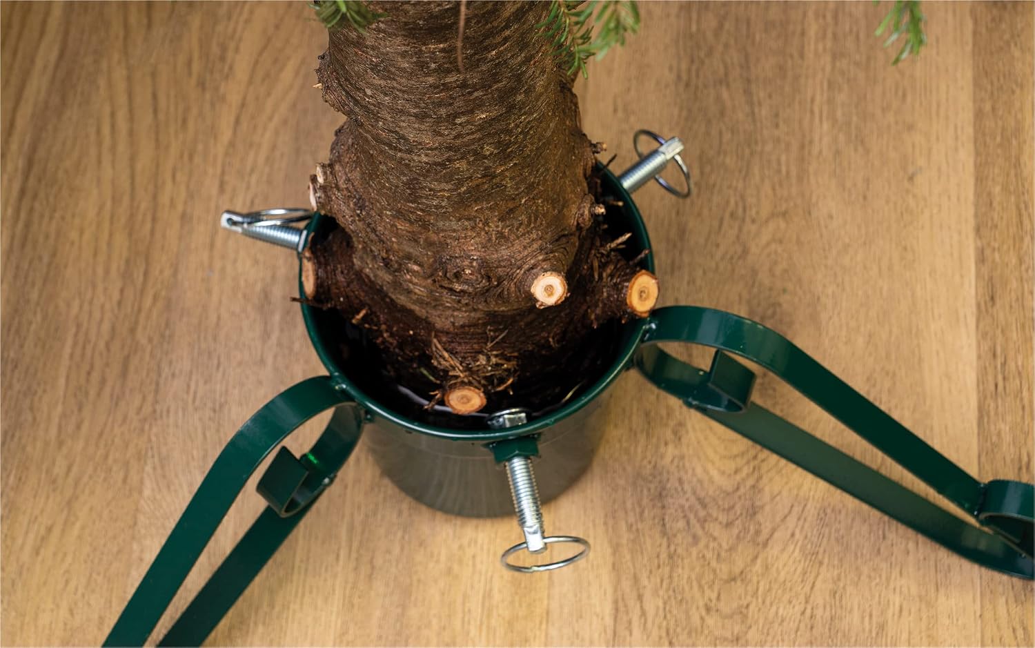 St Helens Home & Garden Traditional Christmas Tree Stand with Water Tank - GH997