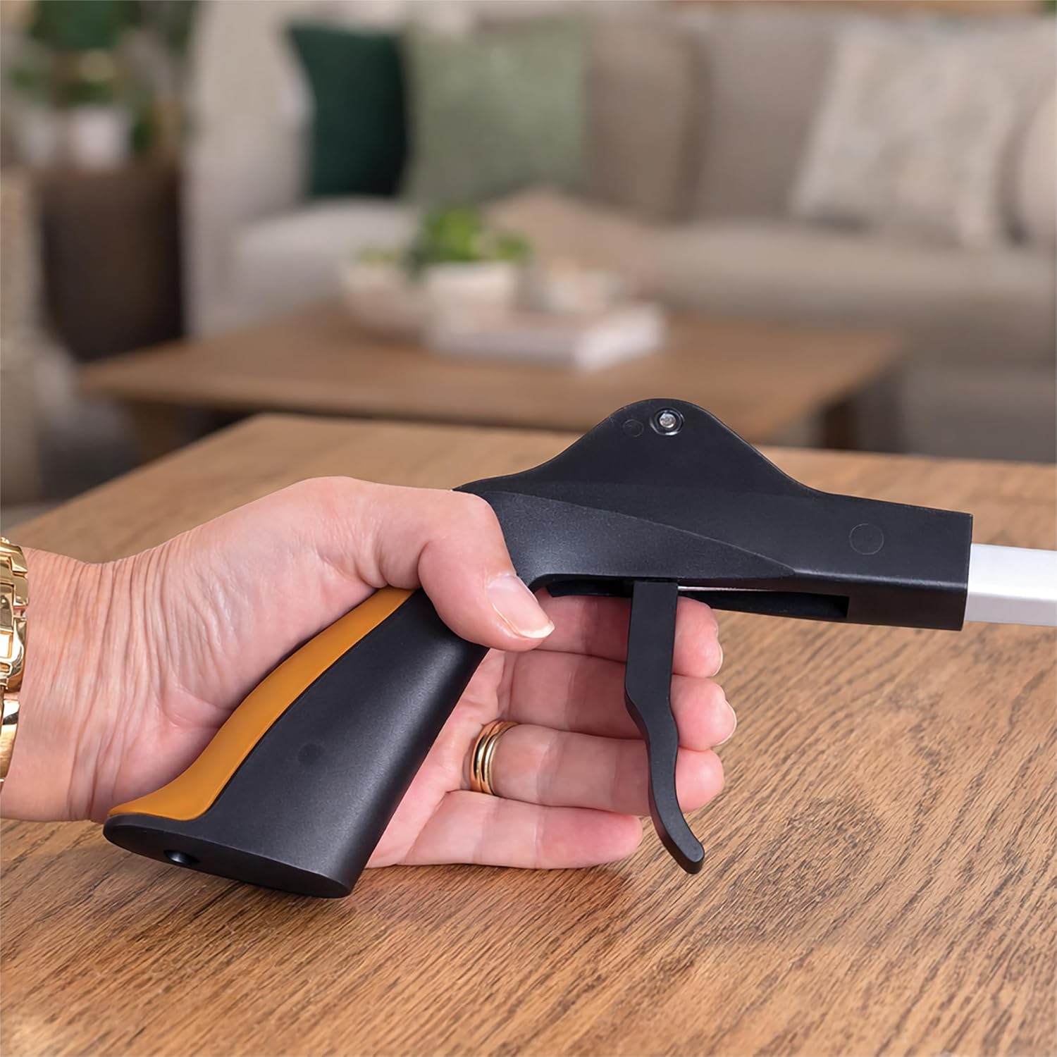 Aidapt 35 Inch Handy Reacher Grabber With Magnetic Tip - VM901EL