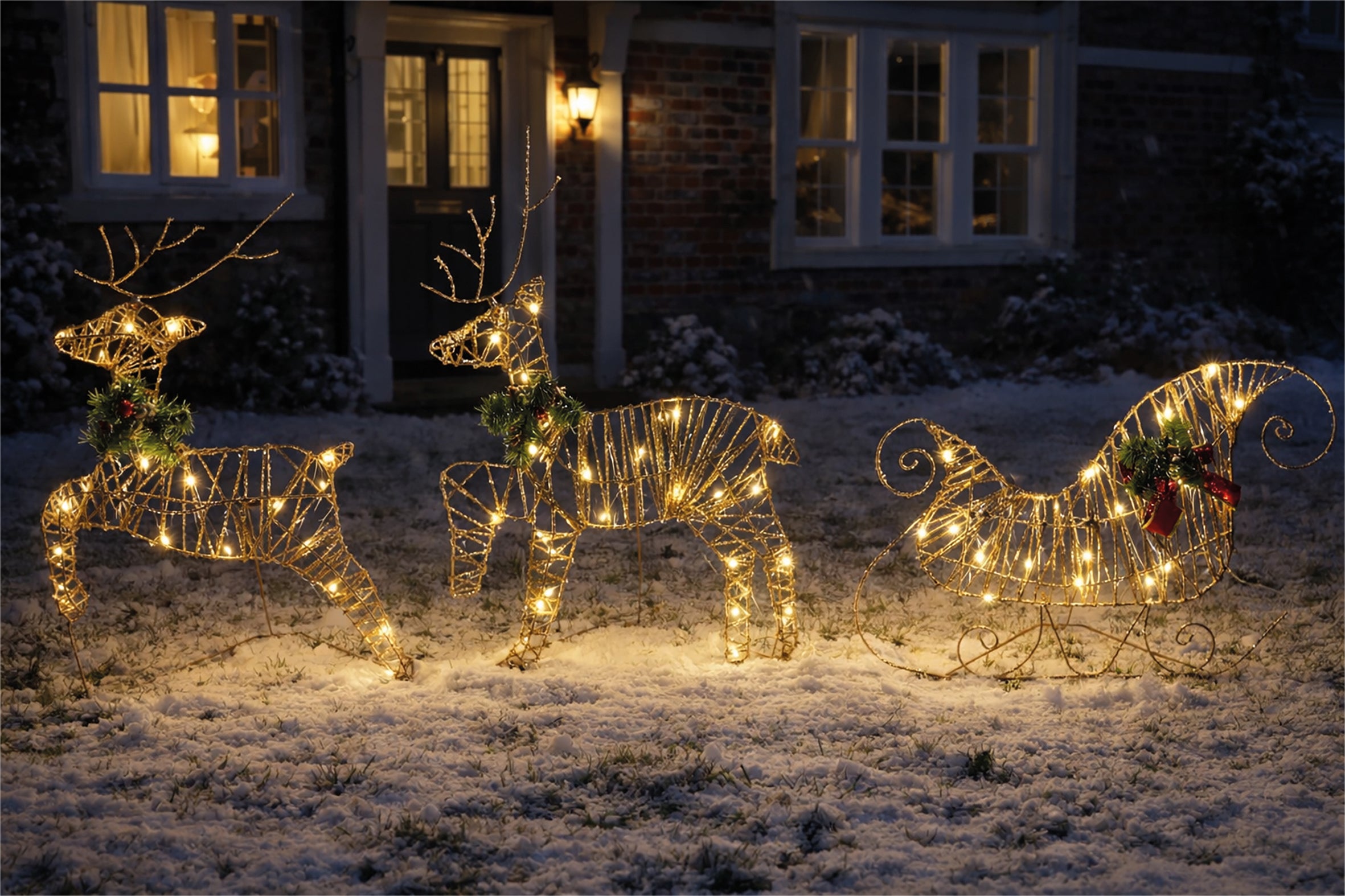 Xmas Haus Rose Gold Light Up Reindeer and Sleigh Indoor Outdoor Christmas Decoration with Timer