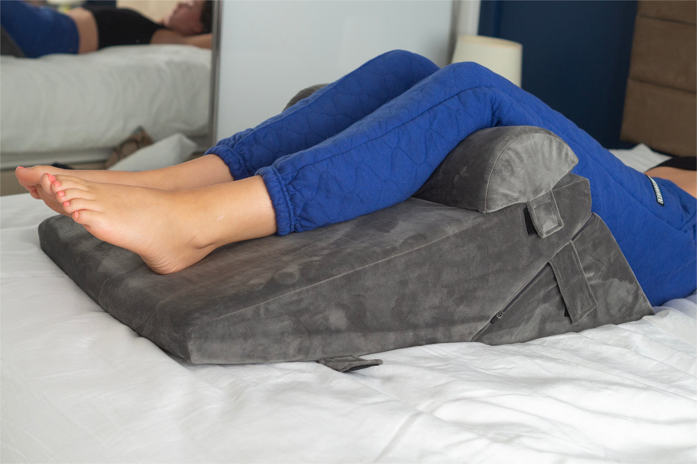 Luxury Folding Adjustable Bed Wedge Pillow - VG884B