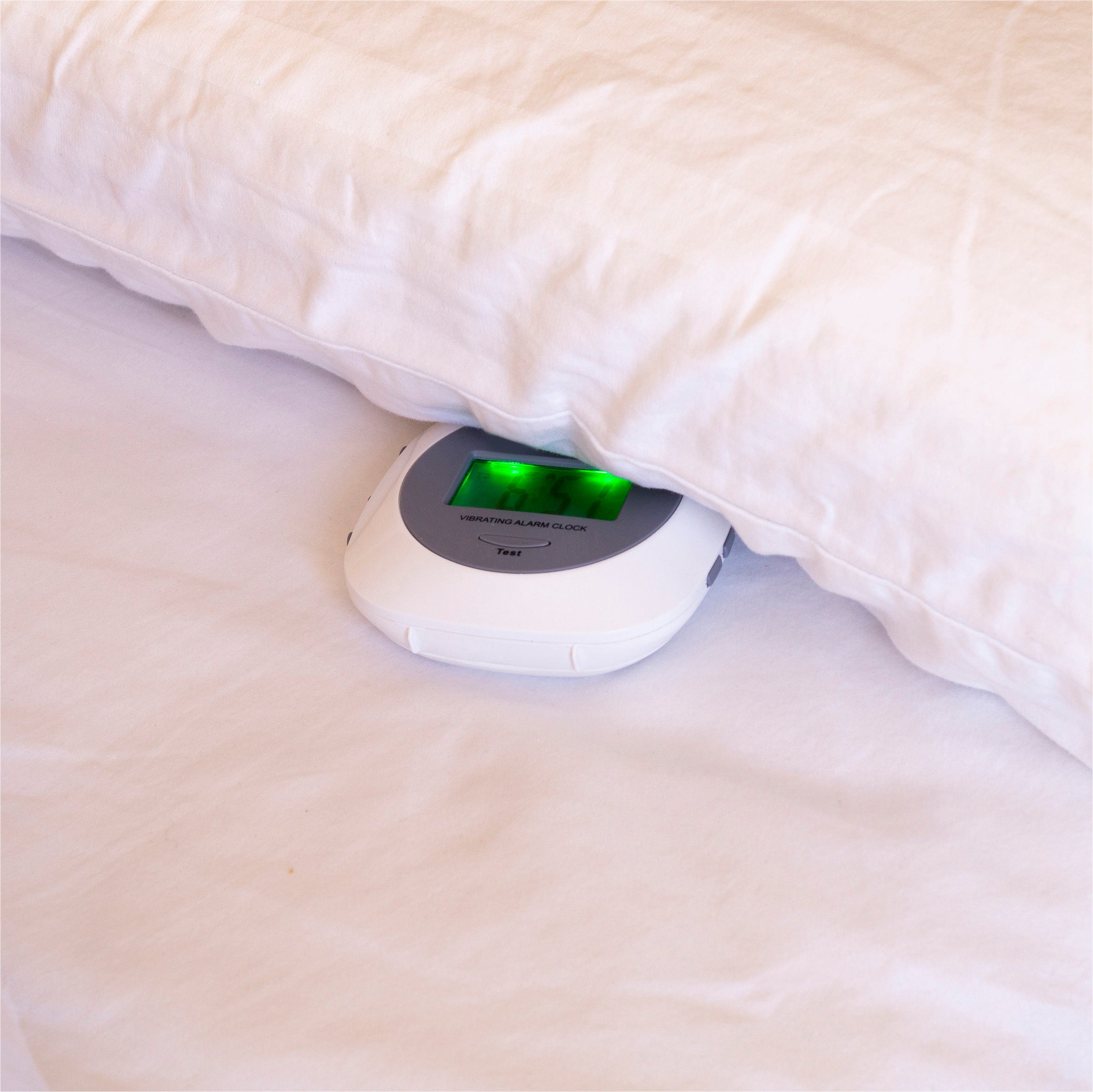 Aidapt Alarm Clock with Strong Under Pillow Vibrating Function - VM310A