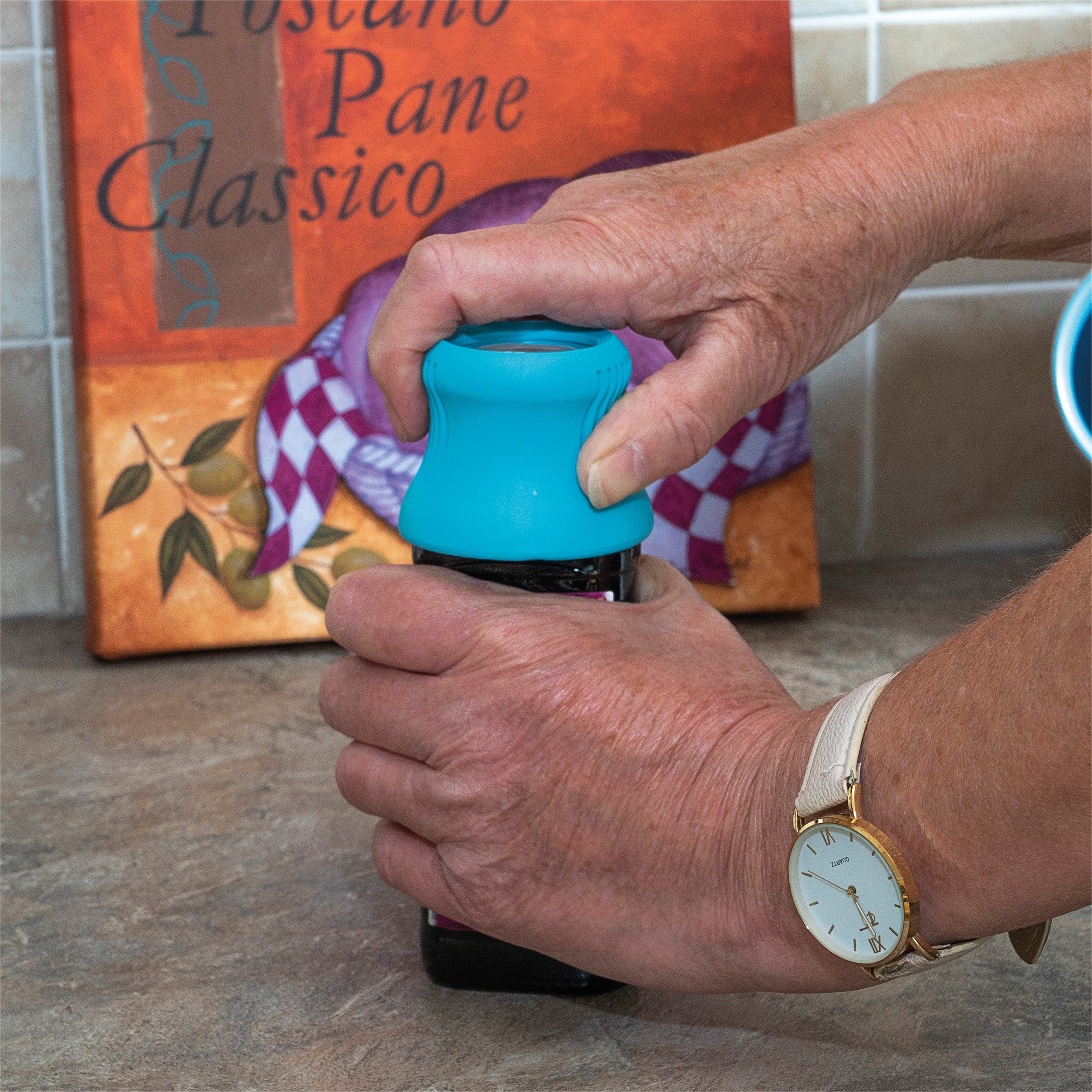 Pill Bottle Opener with Magnifier - VM993AM